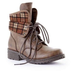 b.o.c. Women Karel Combat Boot